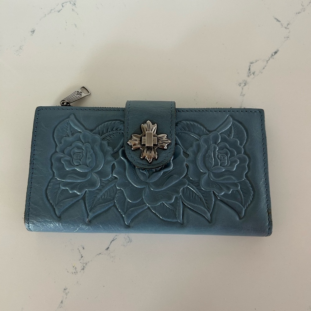 NWOT Patricia Nash Blue Tooled Leather Roses Wallet Boho Floral